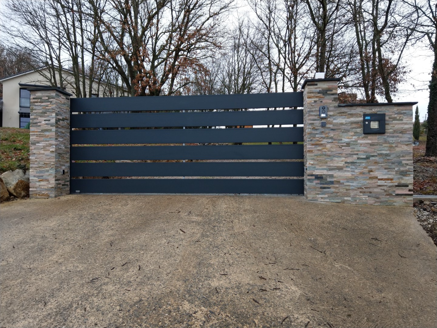 Pose de portail à Grenade en Haute-Garonne